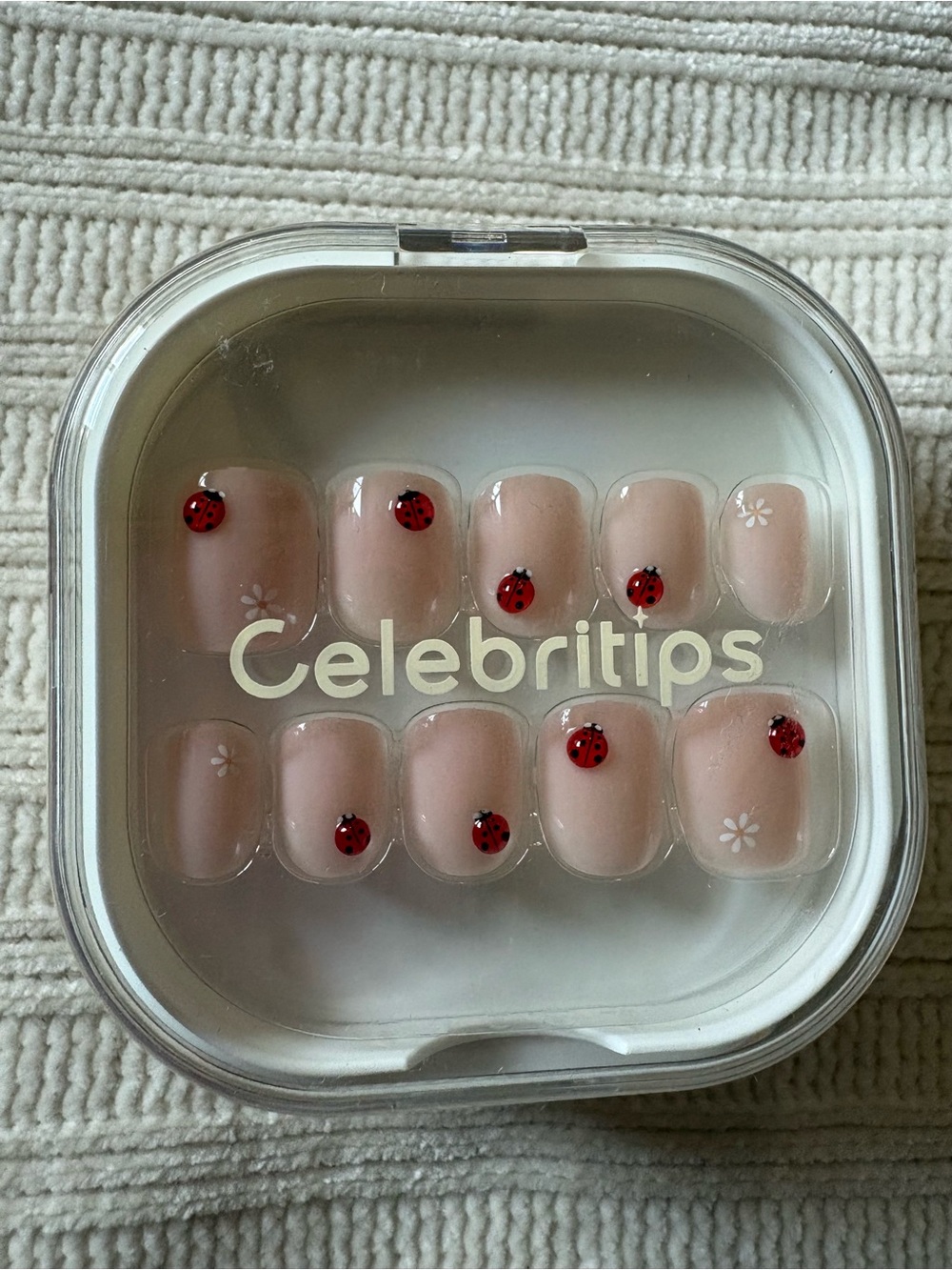 Celebritips Ladybug Press-On Nails My Little Guest Extra Short